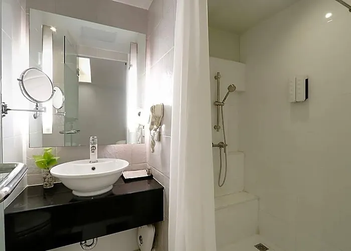 Klassique Sukhumvit Hotel 4*